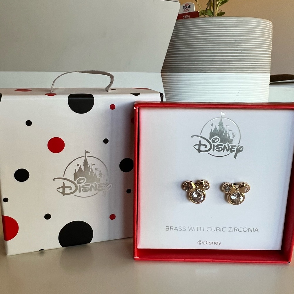 Disney Minnie Mouse Stud Earrings with cubic zirconia - official
